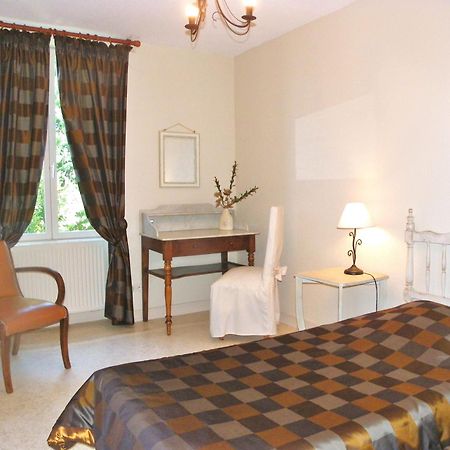 Les Malvaux Bed & Breakfast Huriel Екстериор снимка