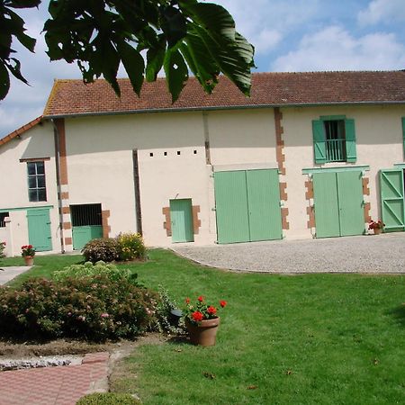 Les Malvaux Bed & Breakfast Huriel Екстериор снимка