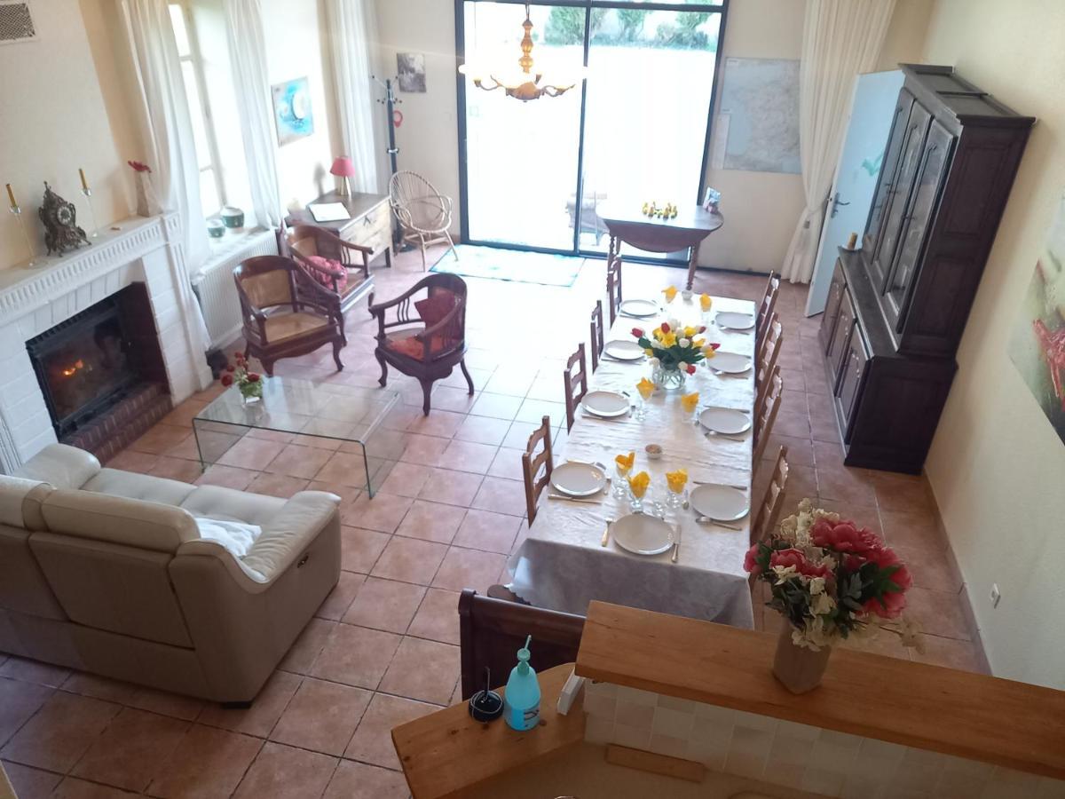 Les Malvaux Bed & Breakfast Huriel Екстериор снимка
