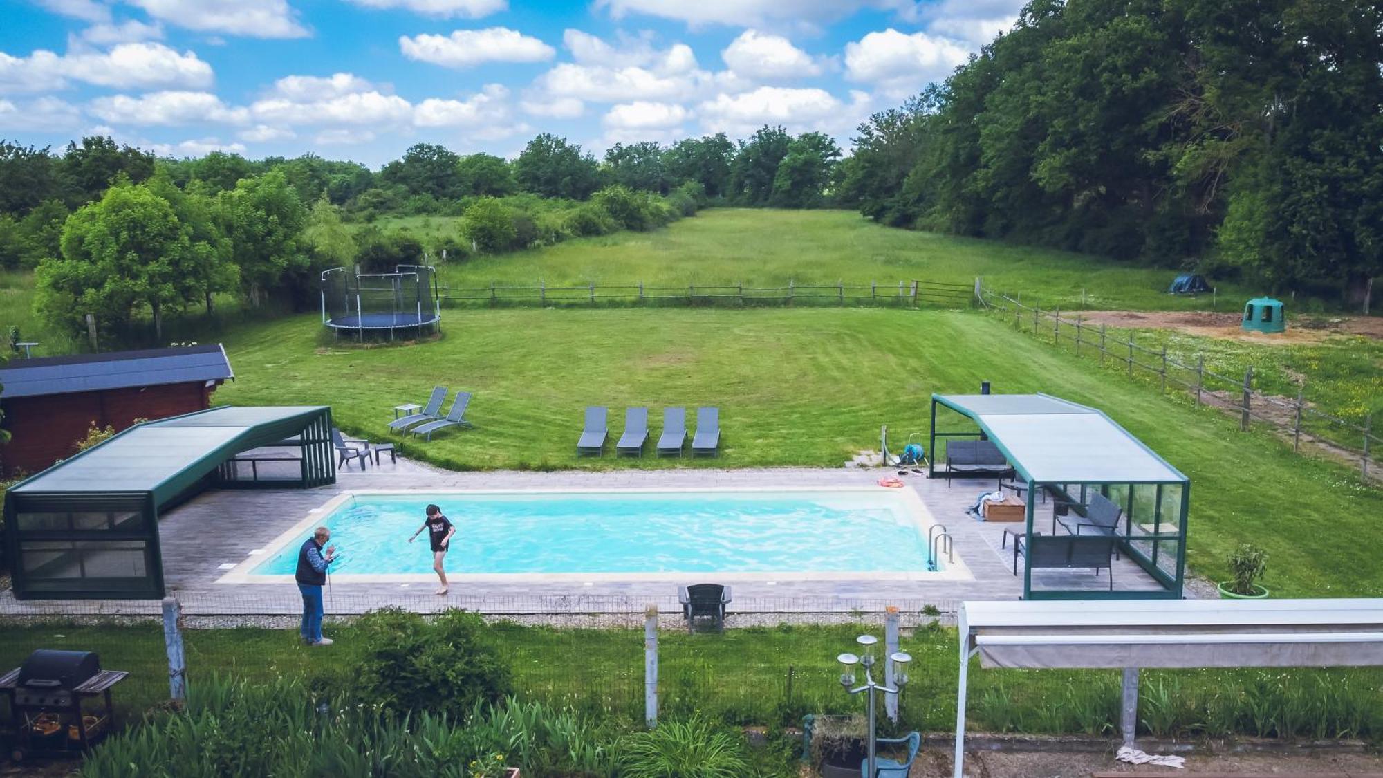Les Malvaux Bed & Breakfast Huriel Екстериор снимка