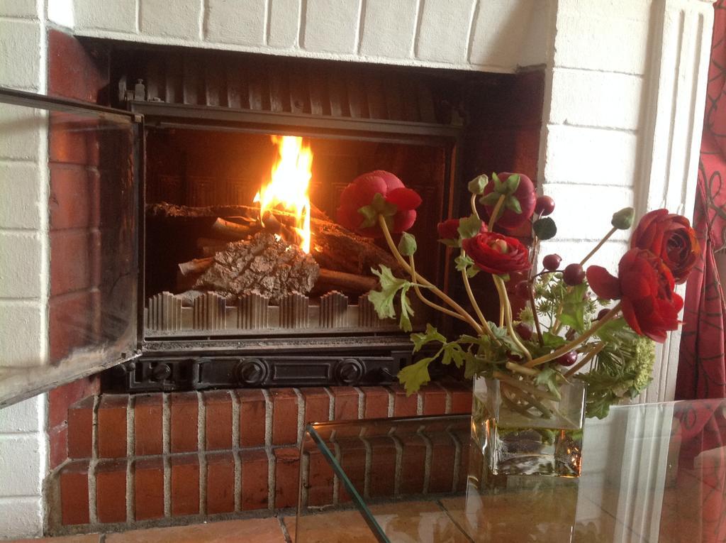 Les Malvaux Bed & Breakfast Huriel Екстериор снимка