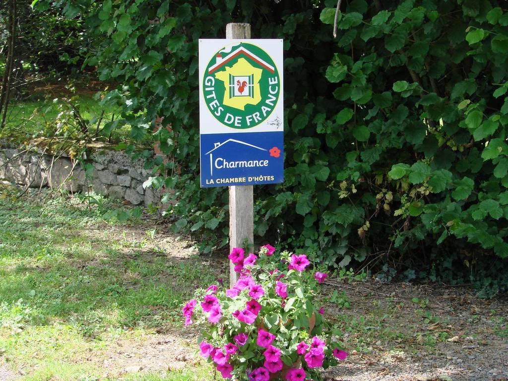 Les Malvaux Bed & Breakfast Huriel Екстериор снимка